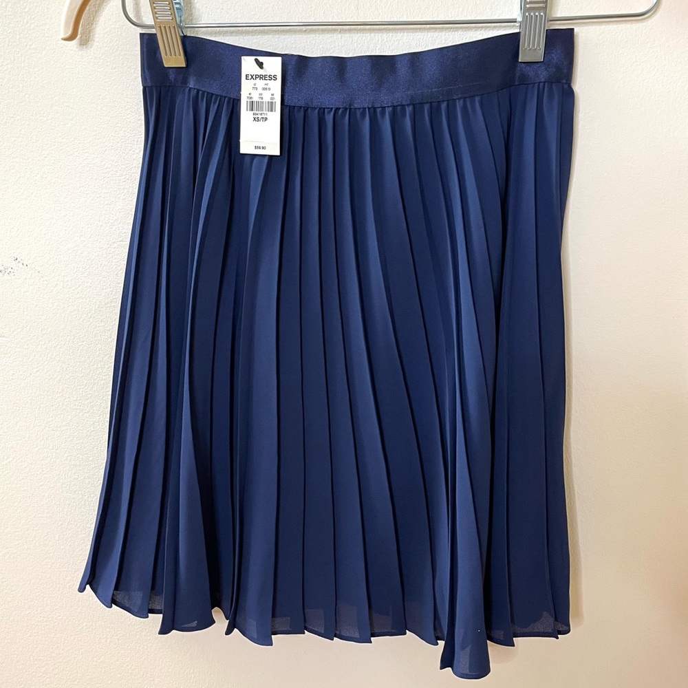 NWT Express navy blue pleated skirt Size XS